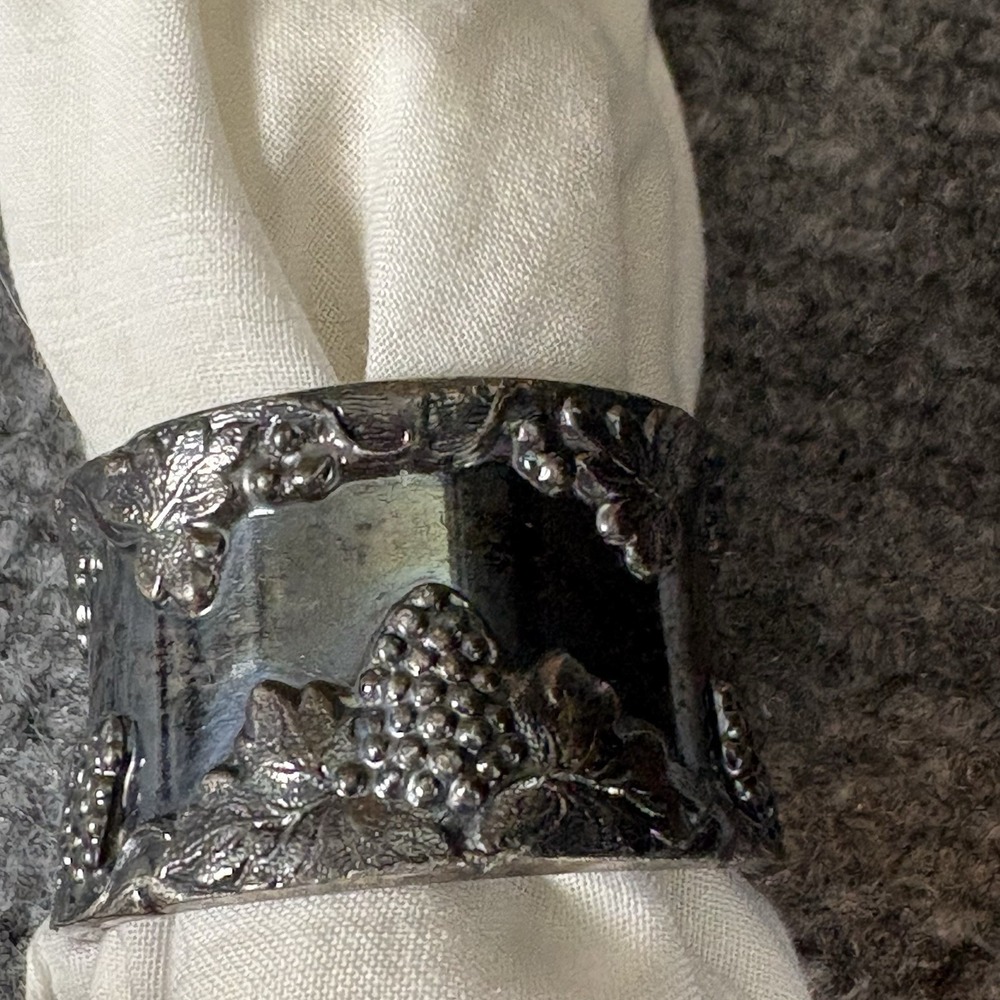Antique Silverplate Grape Leaf Napkin Ring Victorian Table‎ Decor Vineyard
